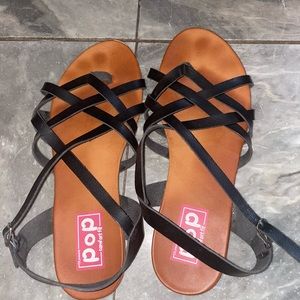 Comfy black sandals